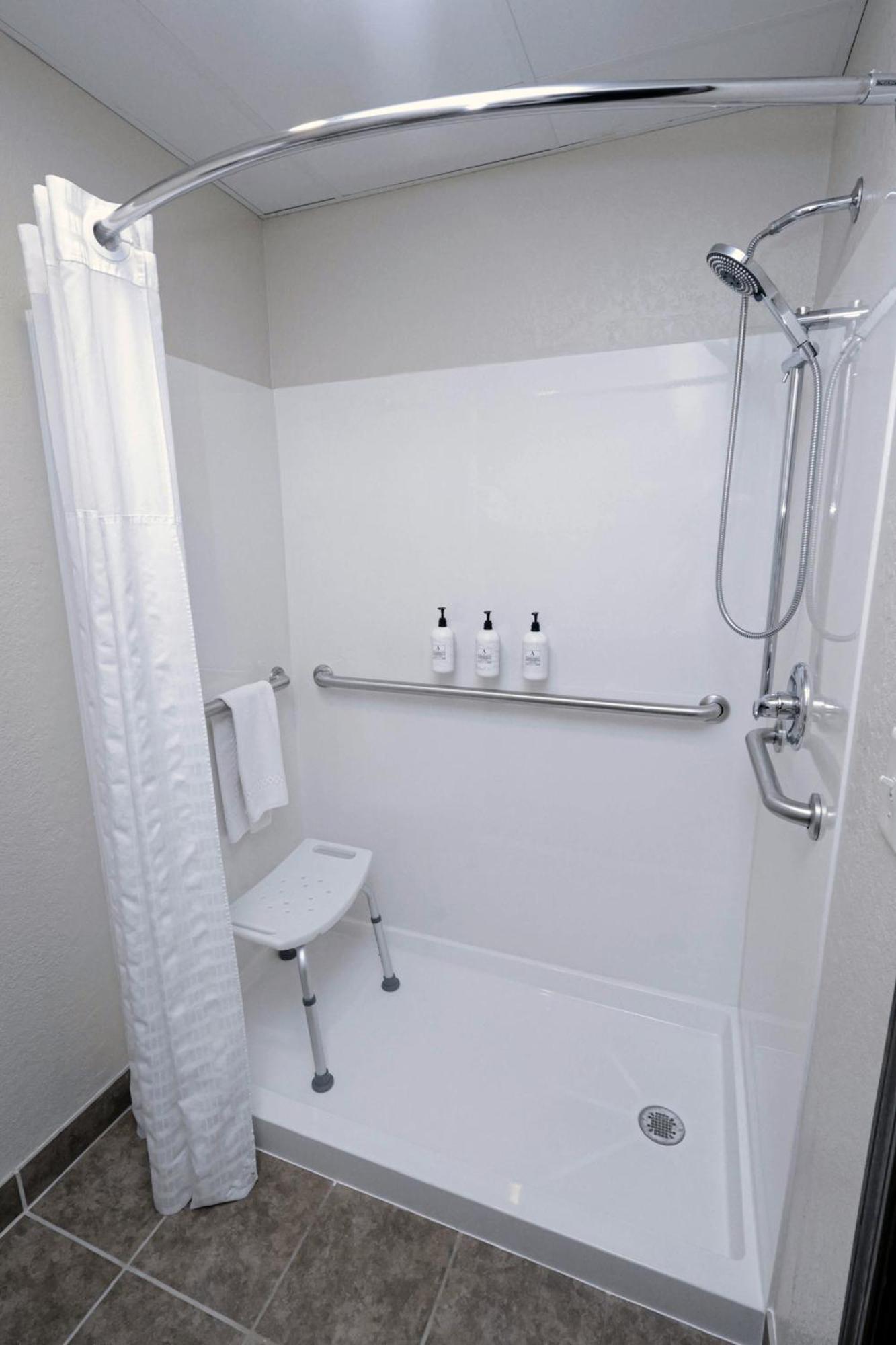 Hotel Cobblestone &