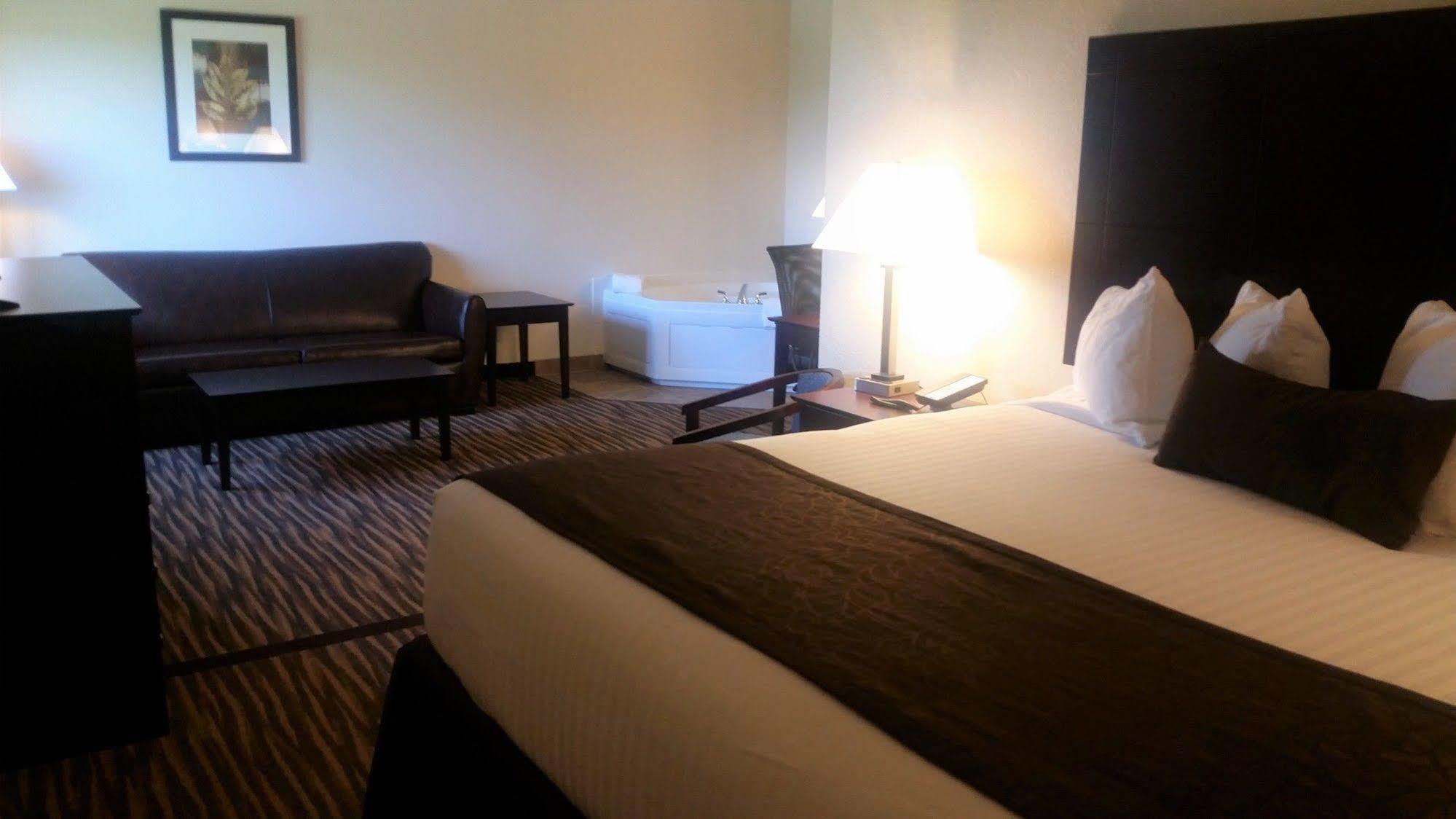 Hotel Cobblestone & 2*